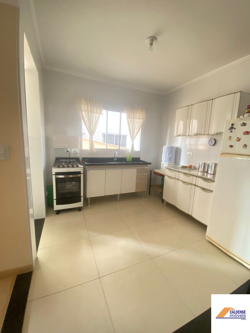 Apartamento à venda com 2 quartos, 64m² - Foto 3