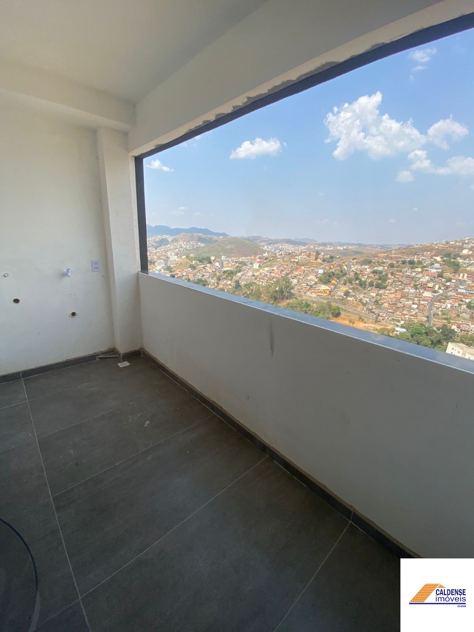 Apartamento à venda com 3 quartos, 85m² - Foto 3