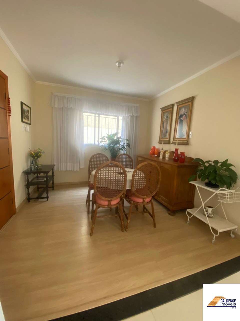 Apartamento à venda com 2 quartos, 64m² - Foto 2