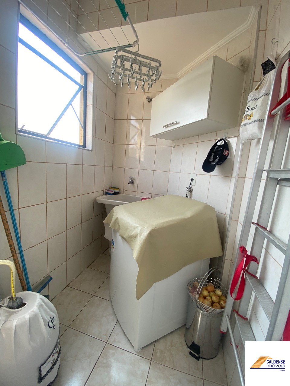 Apartamento à venda com 2 quartos, 64m² - Foto 4