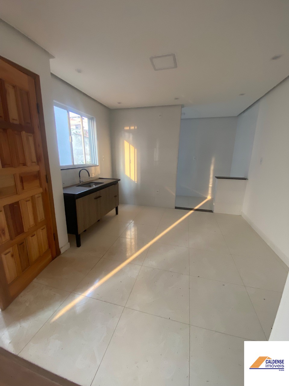 Casa à venda com 2 quartos, 65m² - Foto 3