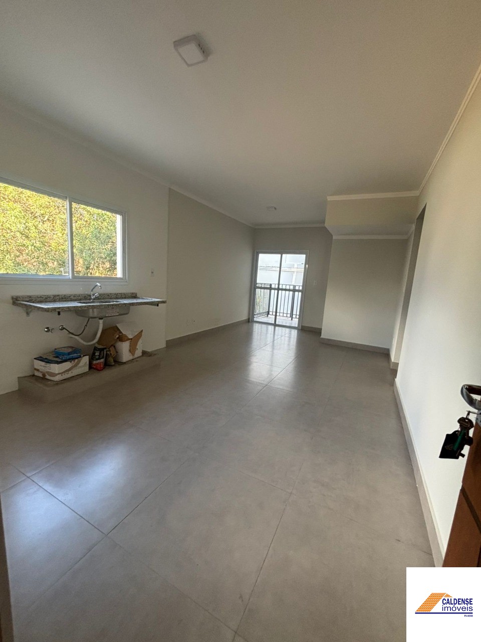 Apartamento à venda com 2 quartos, 65m² - Foto 2