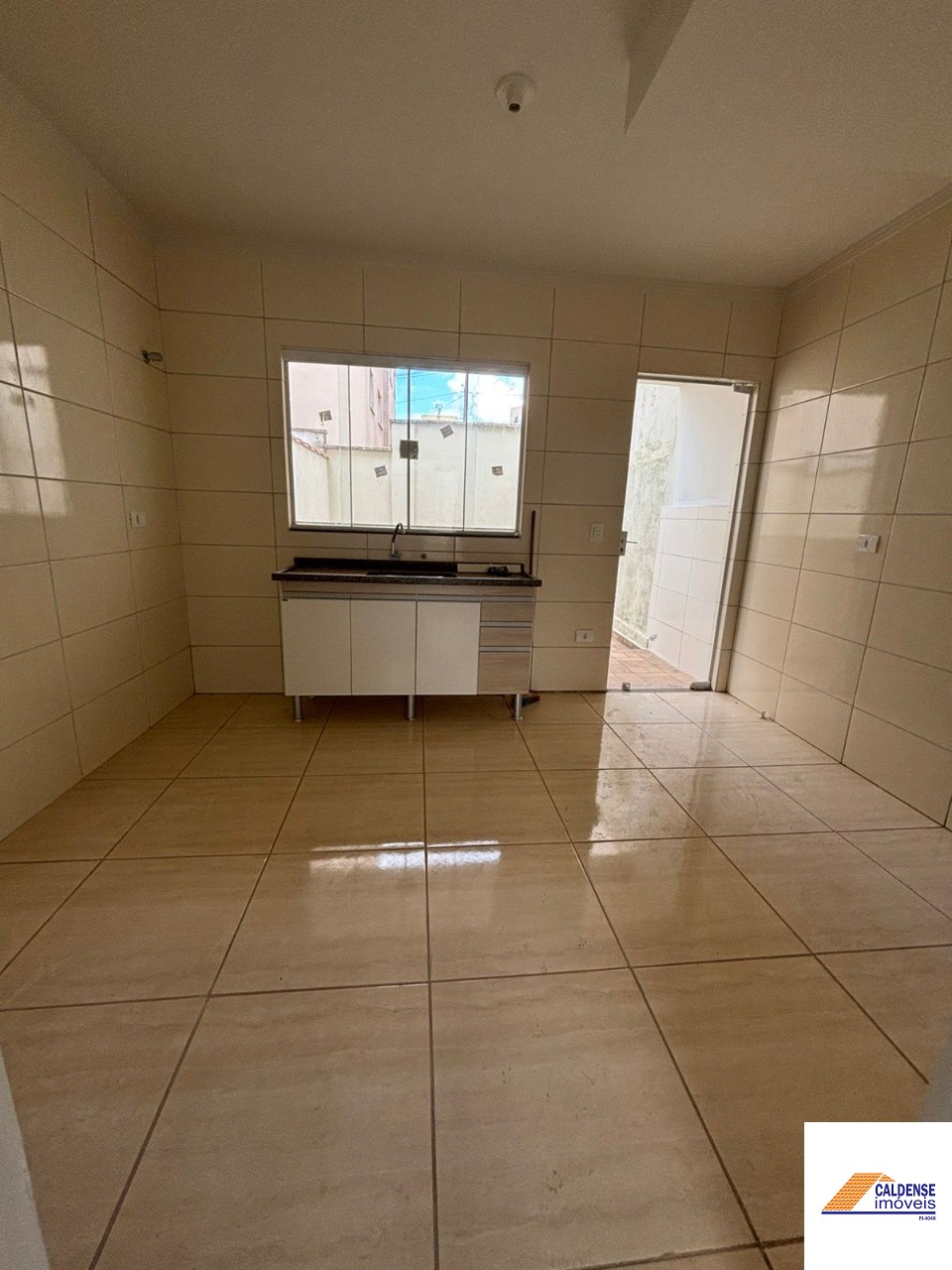 Casa à venda com 2 quartos, 85m² - Foto 4