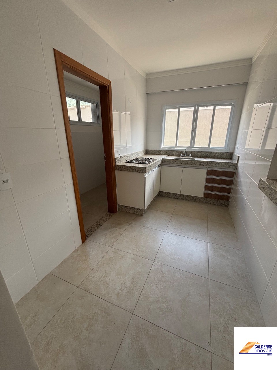 Apartamento à venda com 2 quartos, 62m² - Foto 2