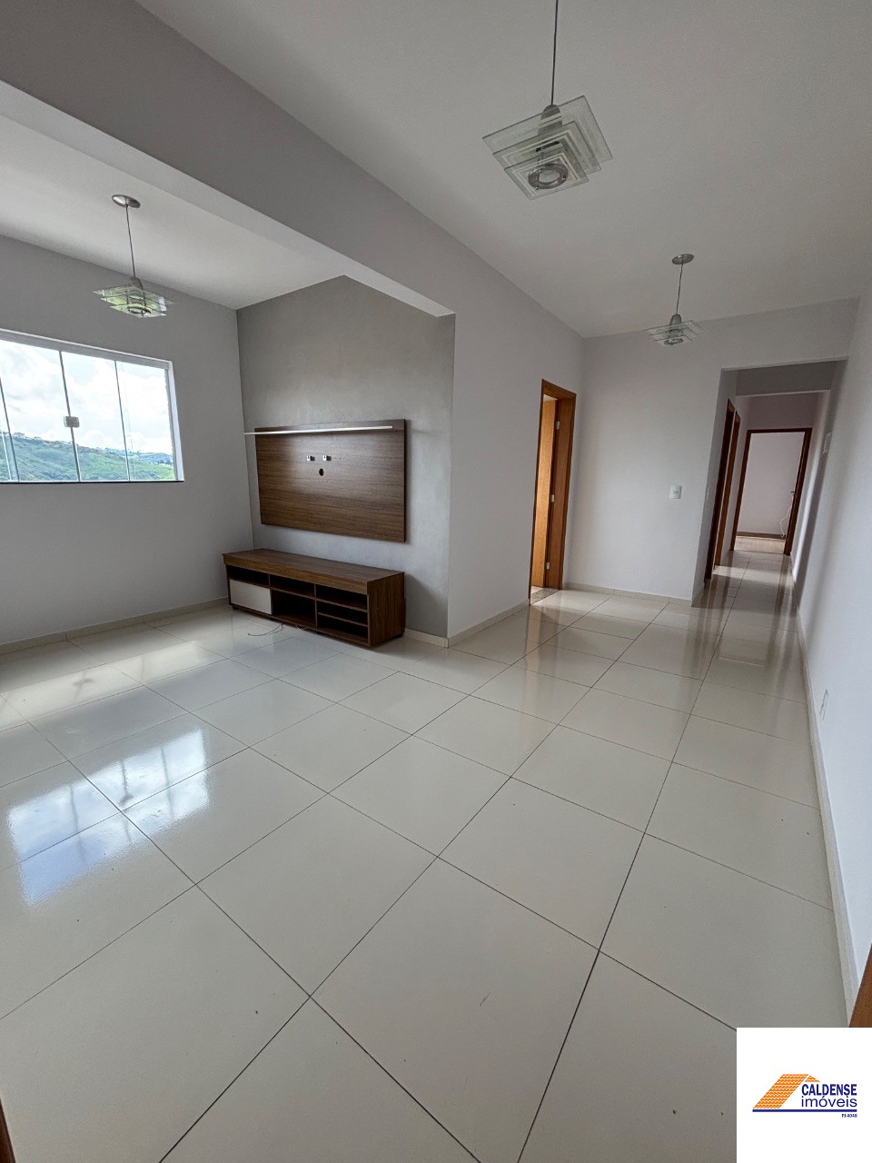 Apartamento à venda com 2 quartos, 64m² - Foto 2