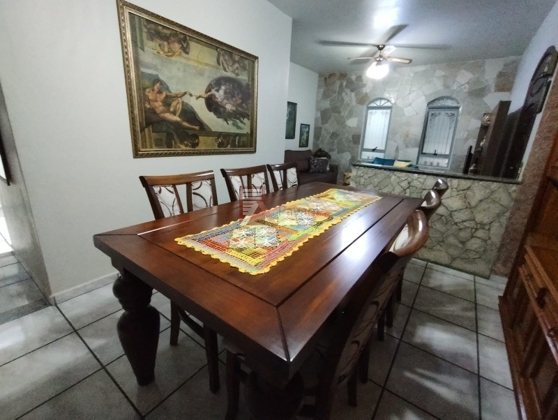 Excelente casa residencial no bairro Vila Jundiainópolis com 03 dormitórios sendo 01 com ar condicionado