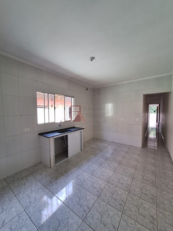 Casa para locação no Parque Centenário com 02 dormitórios, sala, cozinha, banheiro e lavanderia. (02 casas no terreno)