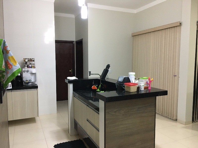 Casa à venda com 3 quartos, 200m² - Foto 4