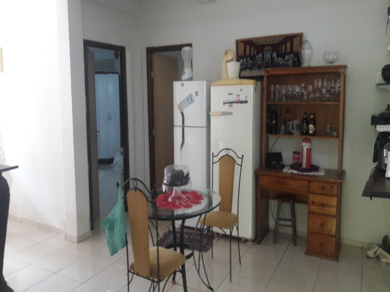 Apartamento à venda com 4 quartos, 180m² - Foto 2