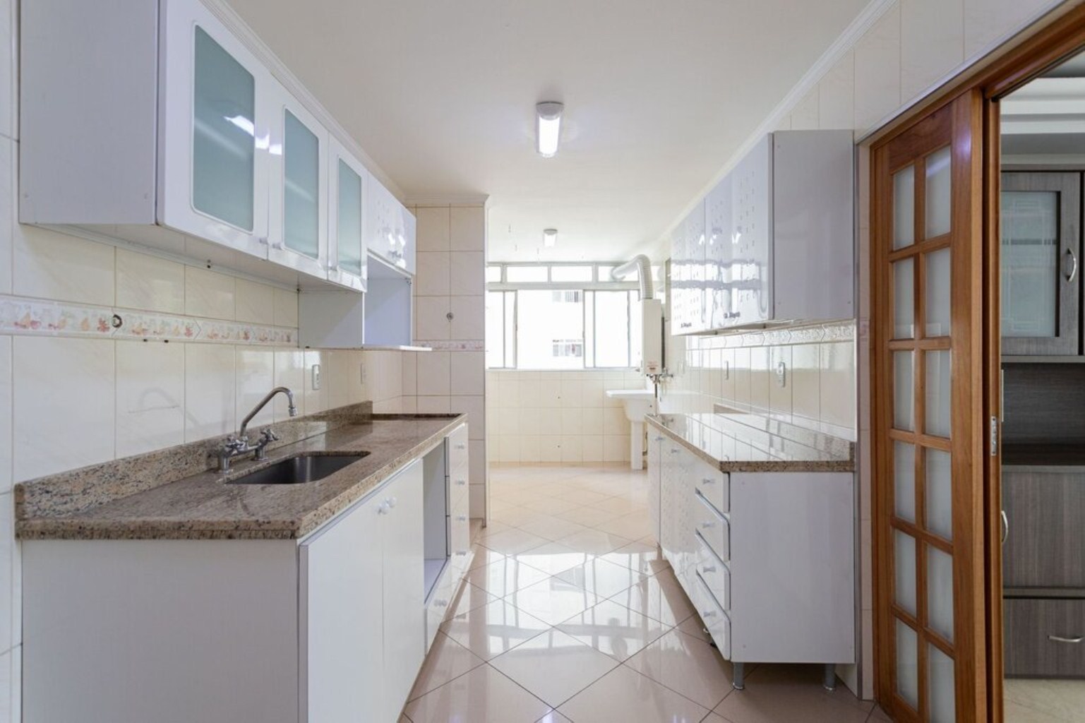 Apartamento à venda com 3 quartos, 98m² - Foto 15