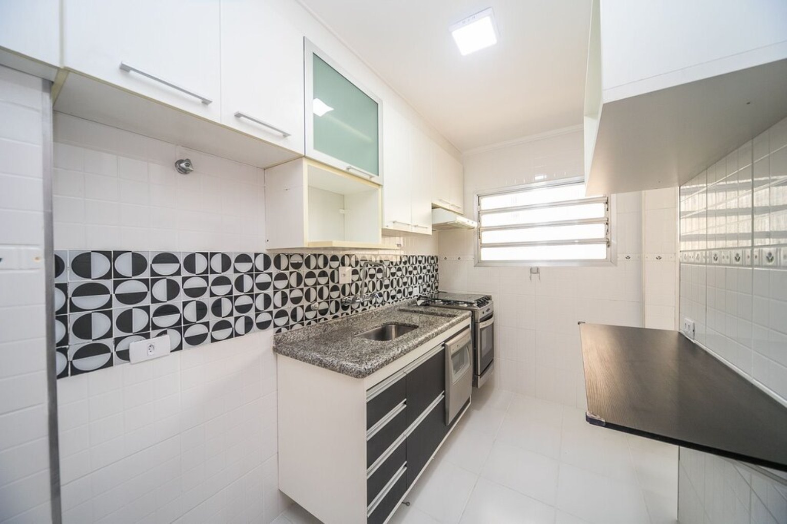 Apartamento à venda com 2 quartos, 61m² - Foto 5