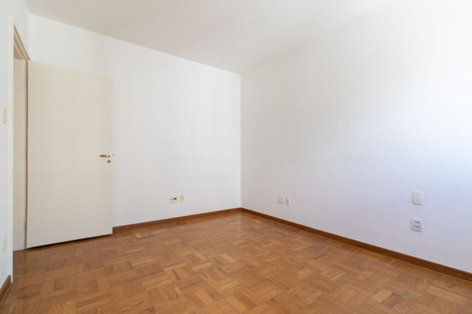 Apartamento à venda com 3 quartos, 140m² - Foto 34