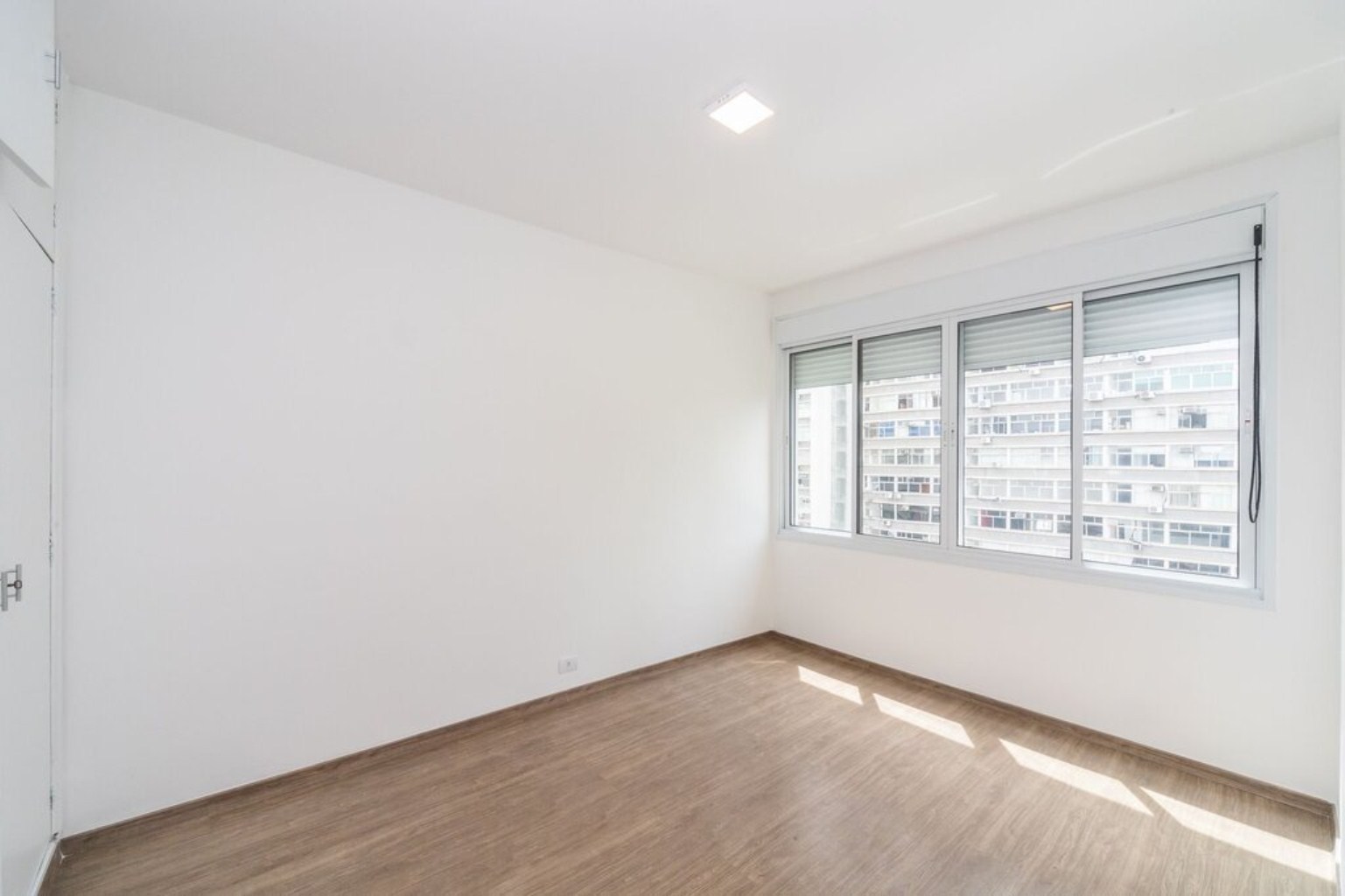 Apartamento à venda com 3 quartos, 135m² - Foto 28