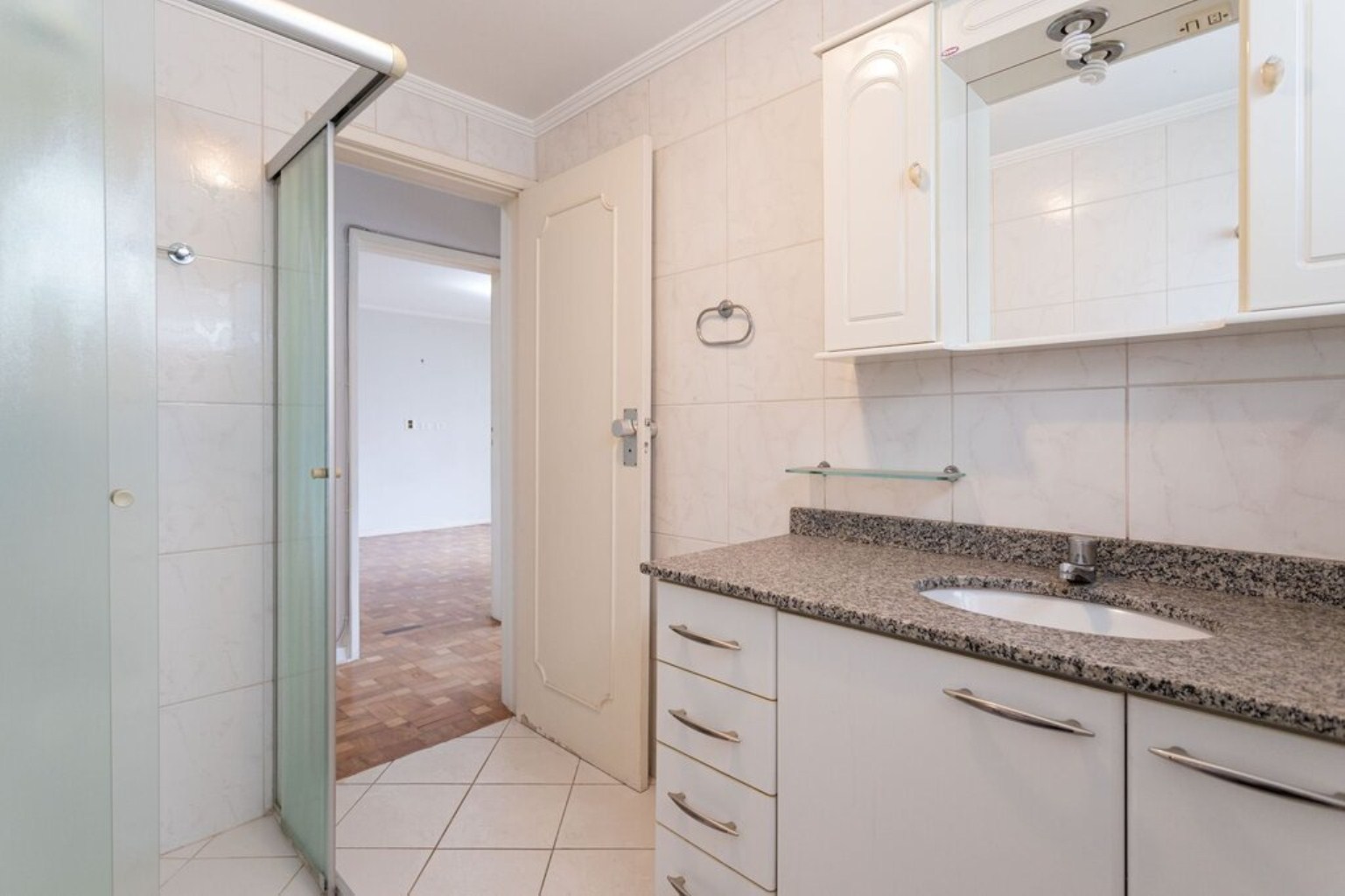 Apartamento à venda com 3 quartos, 125m² - Foto 4