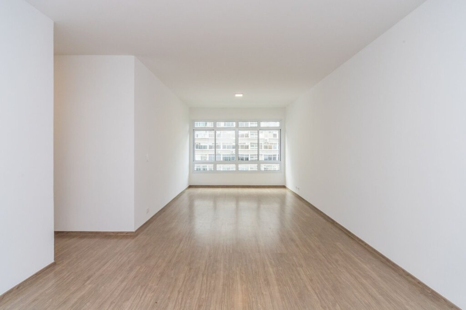 Apartamento à venda com 3 quartos, 135m² - Foto 46