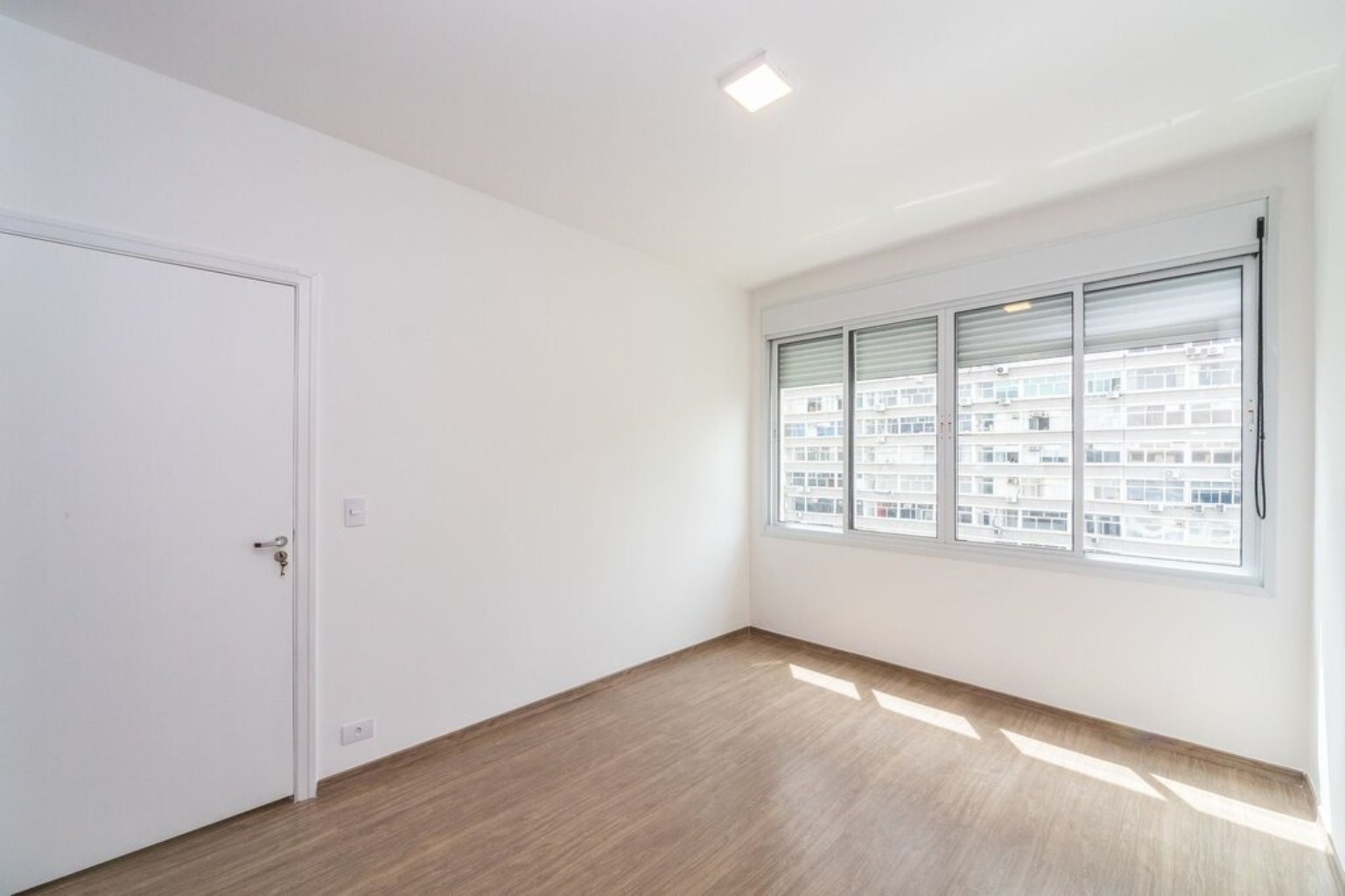 Apartamento à venda com 3 quartos, 135m² - Foto 32