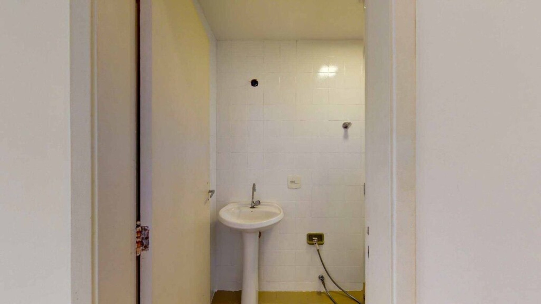 Apartamento à venda com 2 quartos, 64m² - Foto 2