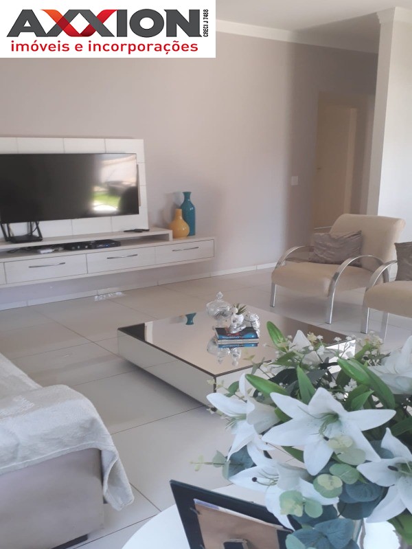 Casa à venda com 2 quartos, 220m² - Foto 13