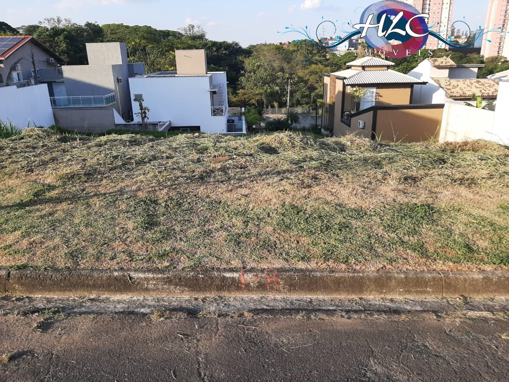 Terreno à venda com 3 quartos, 131m² - Foto 1