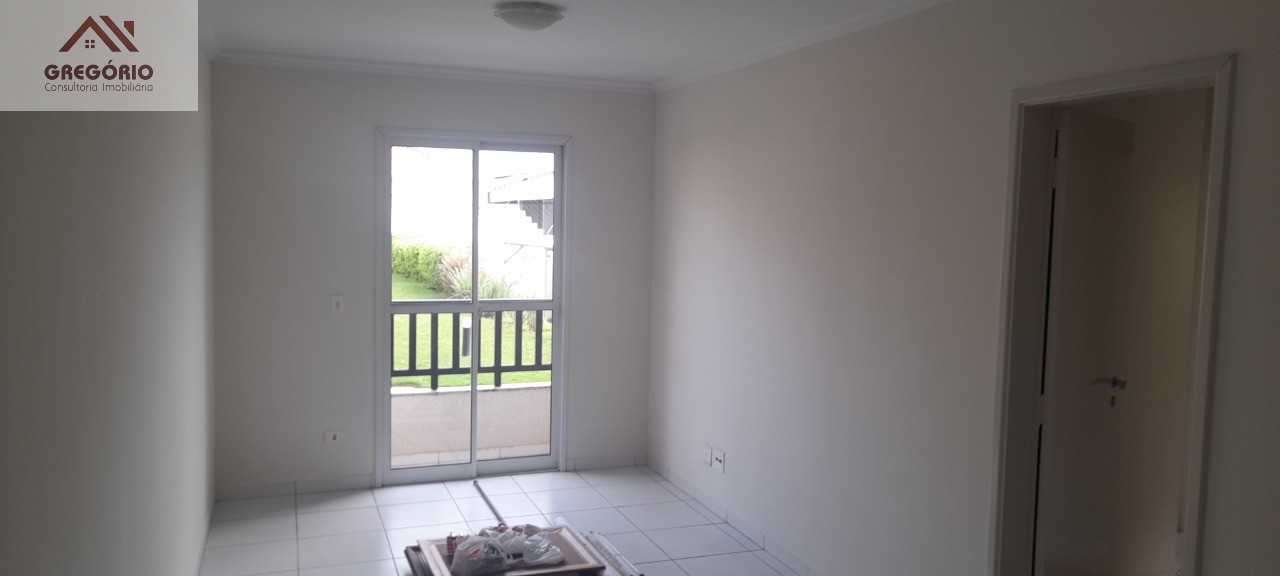 Apartamento à venda com 3 quartos, 70m² - Foto 2