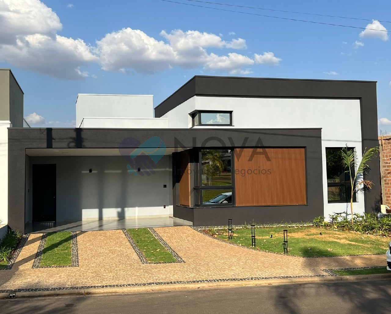 Casa Recém Construída e Pronta para Morar em Condomínio Fechado de Araraquara
