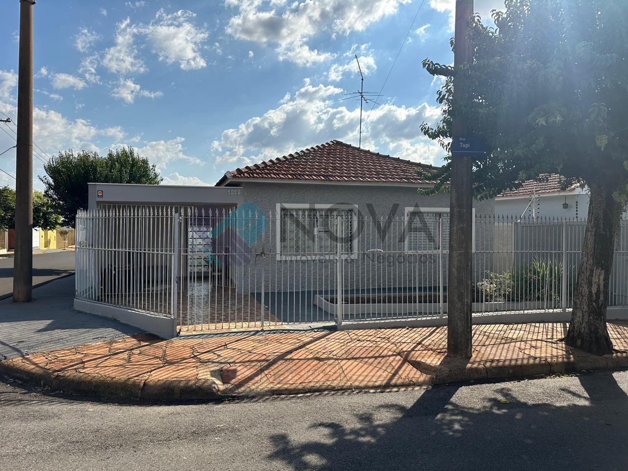 Casa Pronta para Morar em Localização Privilegiada de Araraquara