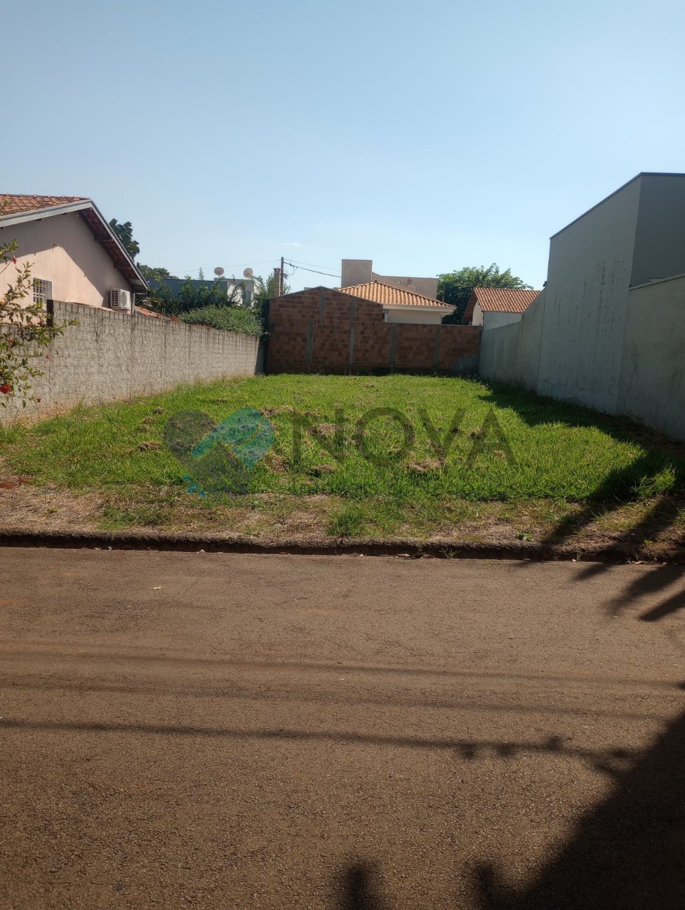 Terreno com Preço Imperdível - Condomínio Fechado