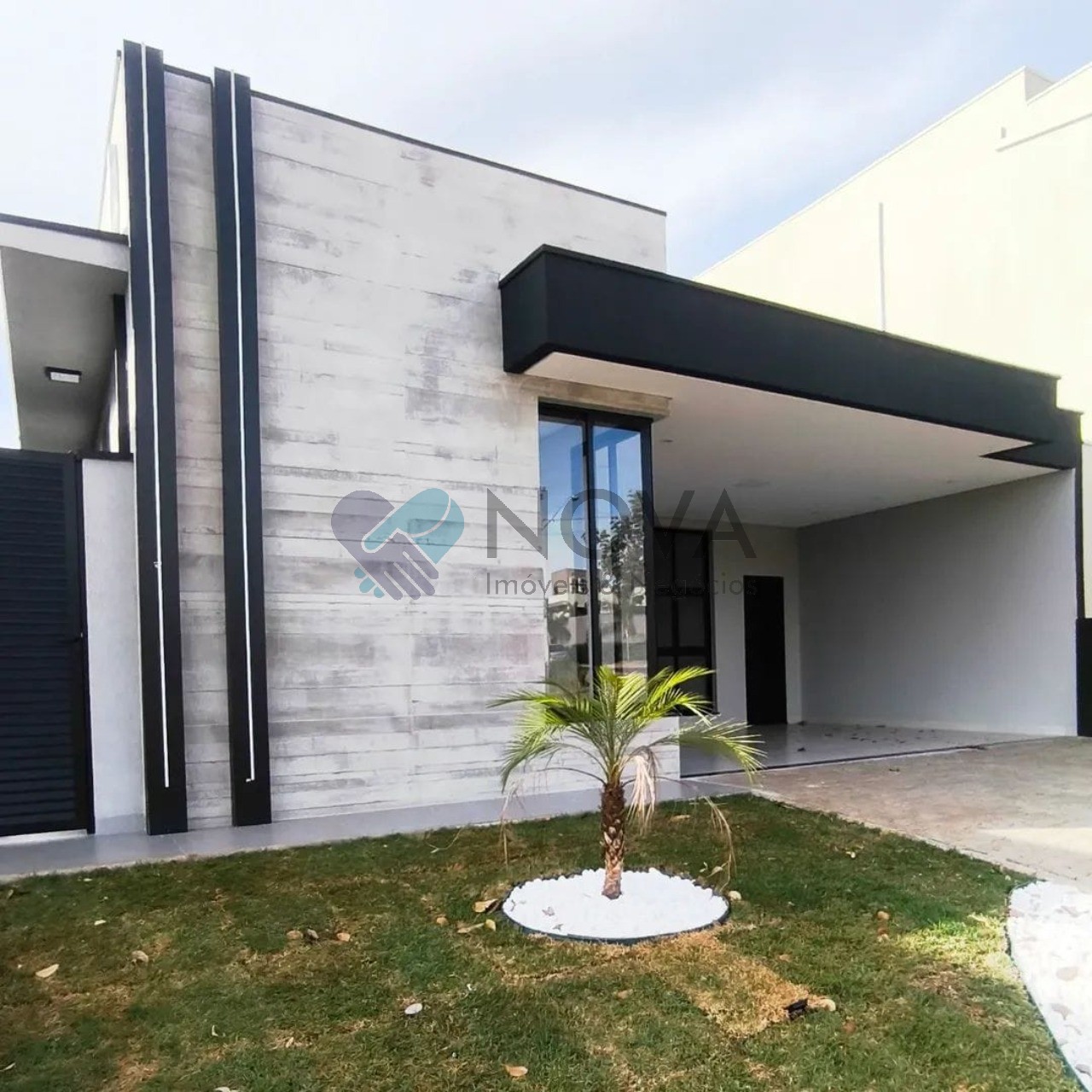 Casa Moderna e Recém-construída com Piscina no Condomínio Volpi