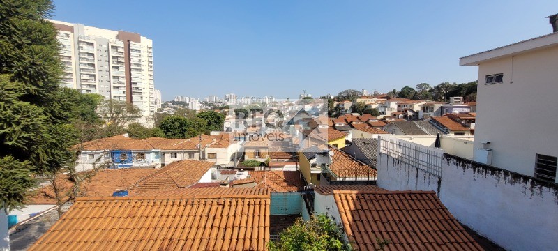 Este imóvel é ideal para quem busca conforto, comodidade e uma excelente localização. Precisa fazer uma Reforma!!