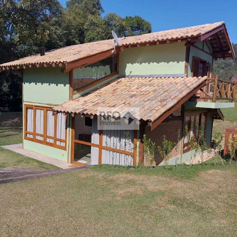 Casa à venda em condomínio fechado na Regiao de Santo Antonio do Pinhal !!!