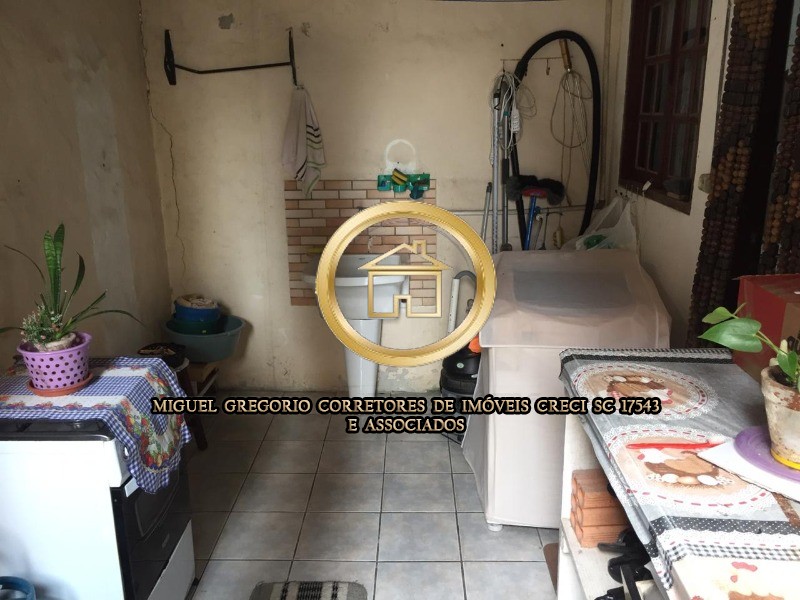 Casa à venda com 2 quartos, 360m² - Foto 2