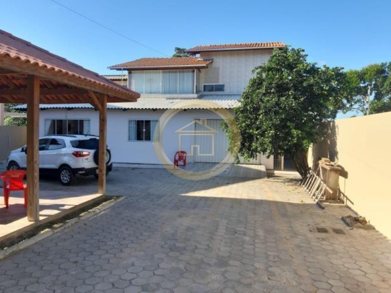 Casa à venda com 2 quartos, 200m² - Foto 1