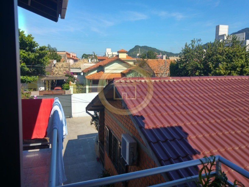 Casa à venda com 3 quartos, 200m² - Foto 25