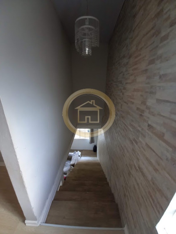 Casa à venda com 5 quartos, 208m² - Foto 11