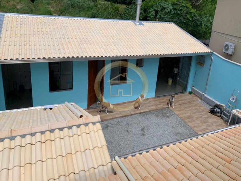 Casa à venda com 5 quartos, 200m² - Foto 3