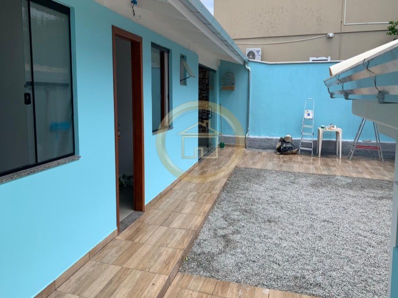 Casa à venda com 5 quartos, 200m² - Foto 7