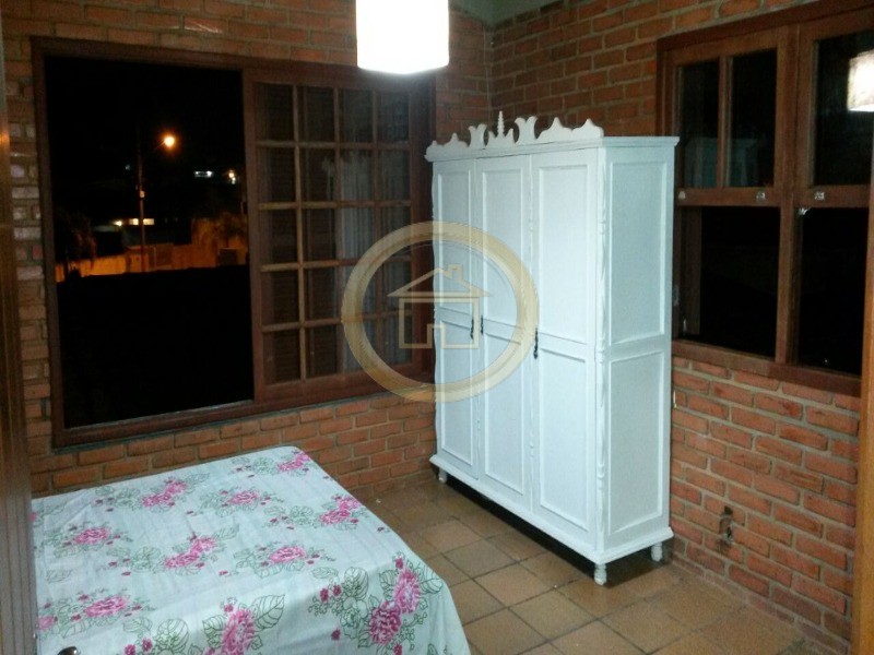 Casa à venda com 5 quartos, 300m² - Foto 8