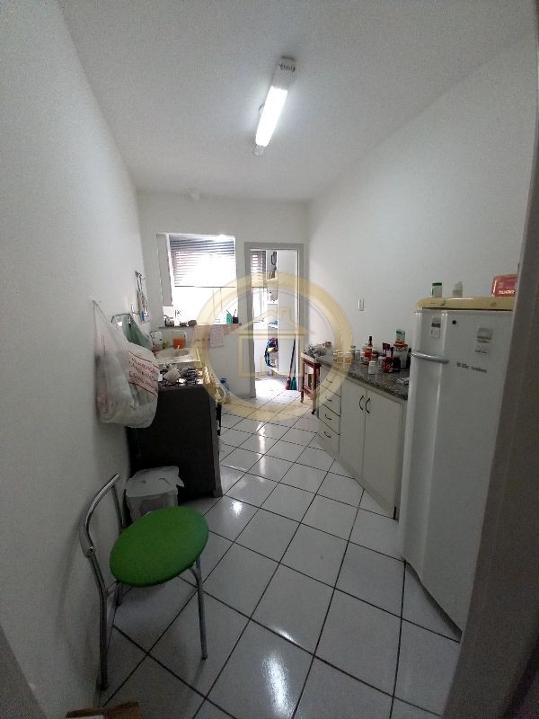 Apartamento à venda com 2 quartos, 65m² - Foto 11