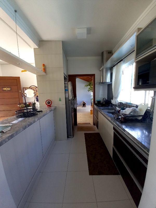 Casa à venda com 3 quartos, 175m² - Foto 14