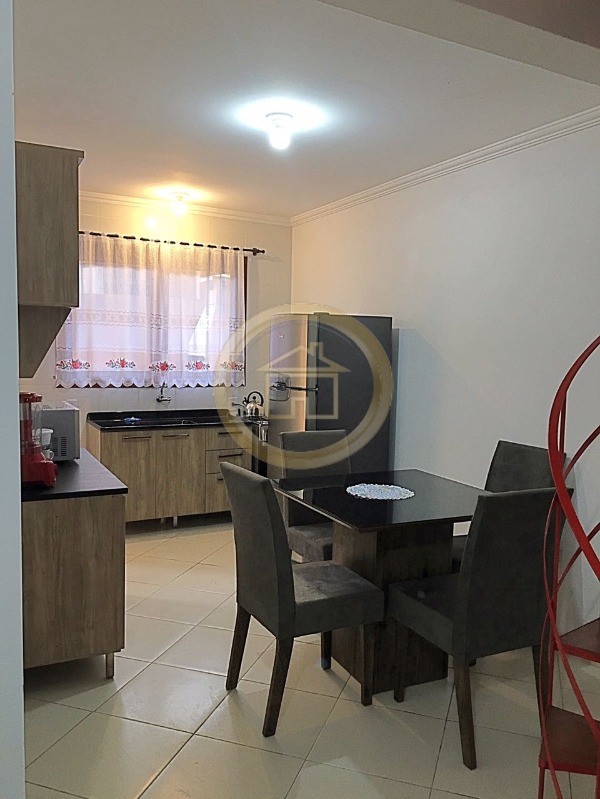 Casa à venda com 2 quartos, 80m² - Foto 12