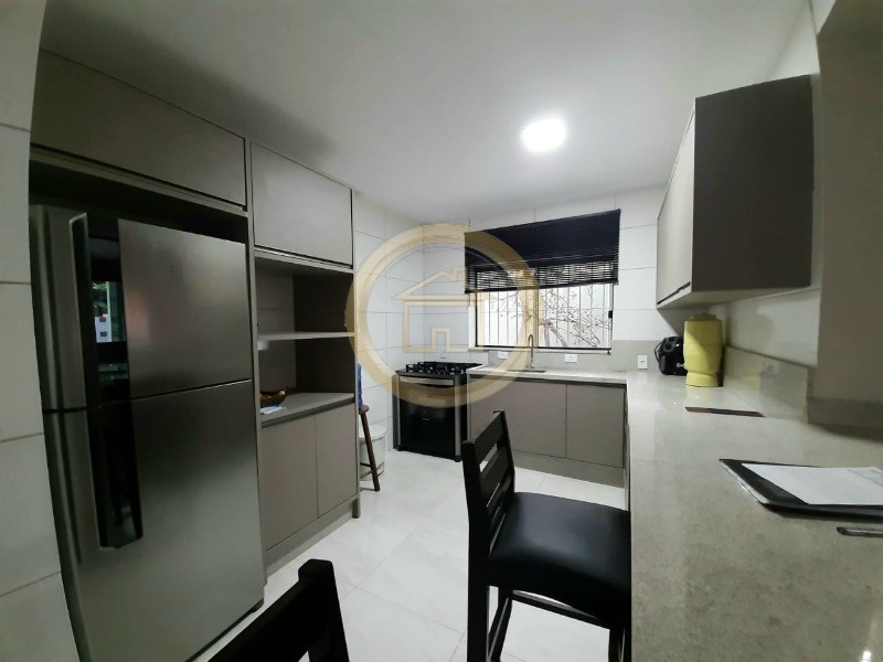 Casa à venda com 5 quartos, 350m² - Foto 17