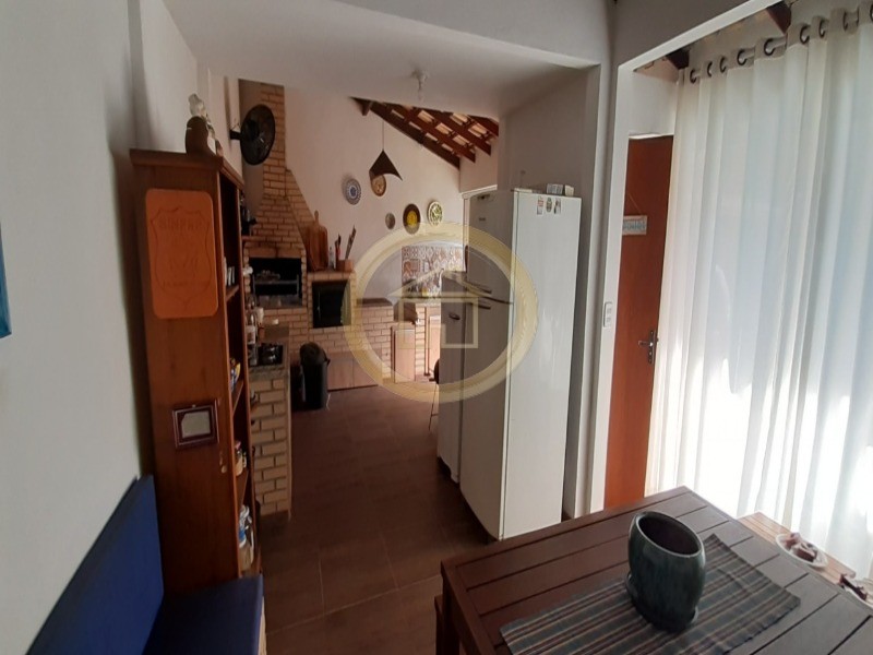 Casa à venda com 3 quartos, 210m² - Foto 10