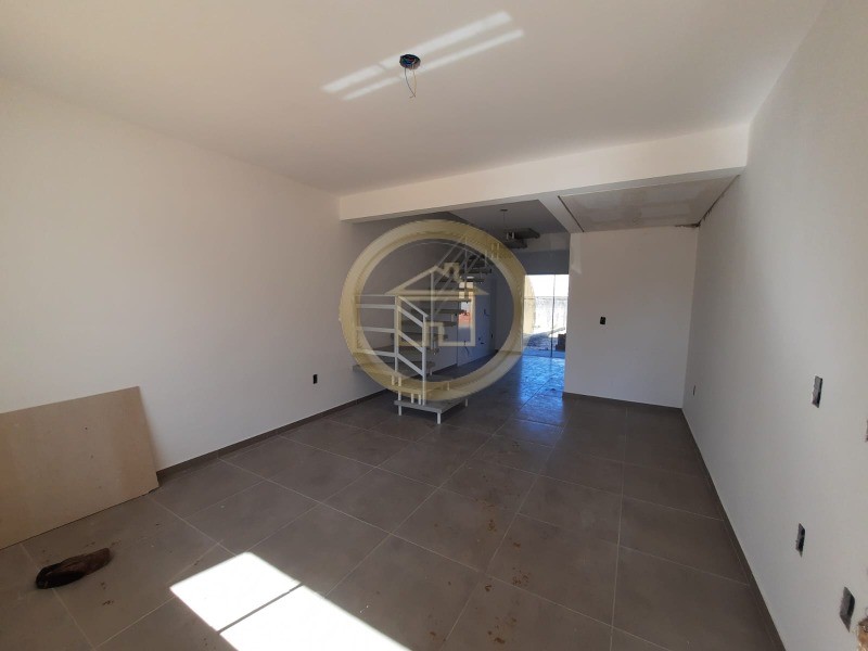 Casa à venda com 2 quartos, 92m² - Foto 5