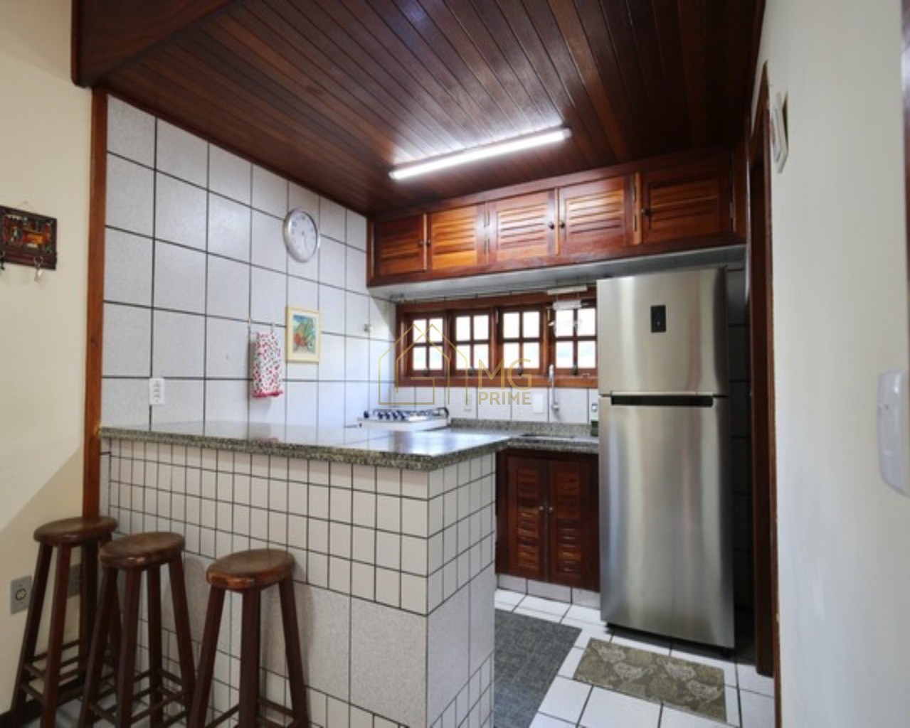 Casa à venda com 3 quartos, 150m² - Foto 2