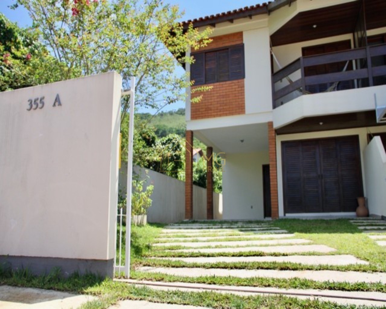 Casa à venda com 3 quartos, 150m² - Foto 1