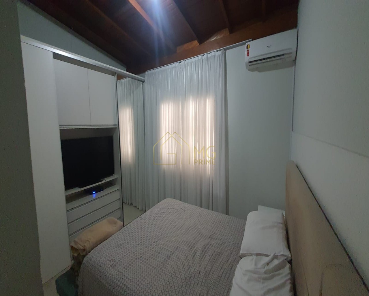 Casa à venda com 4 quartos, 300m² - Foto 18