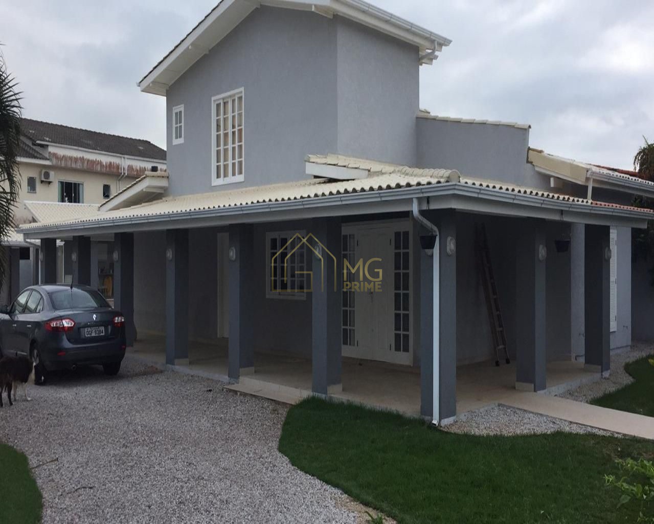 Casa à venda com 4 quartos, 300m² - Foto 1