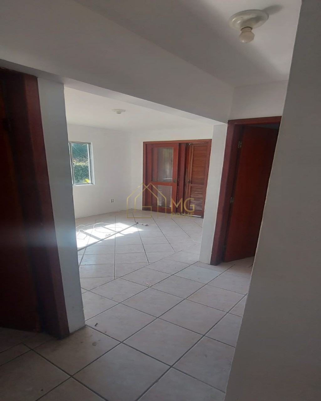 Casa à venda com 2 quartos, 60m² - Foto 5