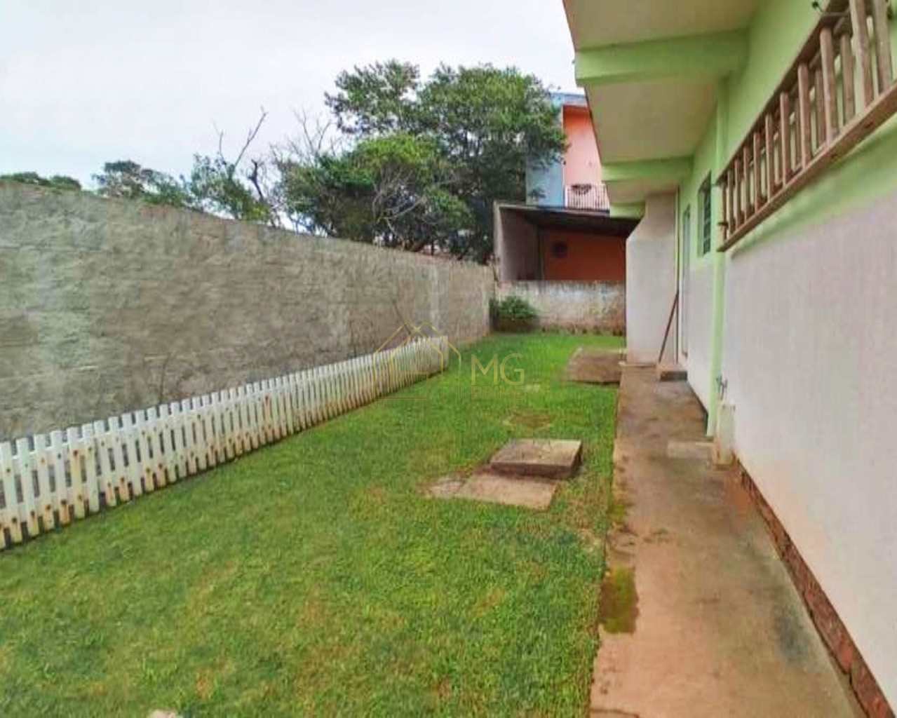 Casa à venda com 4 quartos, 200m² - Foto 4