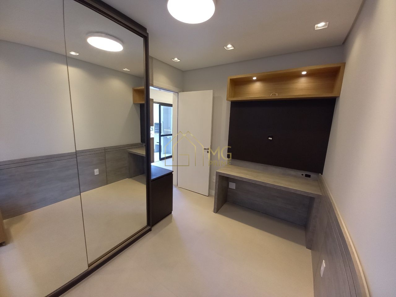 Apartamento à venda com 2 quartos, 67m² - Foto 15